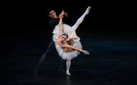 Nhà hát ballet Hoàng gia Anh tái xuất hoành tráng sau 7 tháng bị phong tỏa